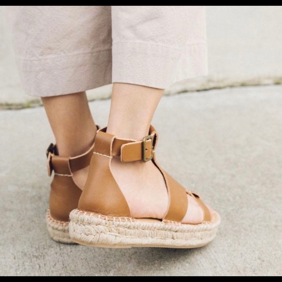 Soludos Banded Shield Sandals - Picture 3 of 9